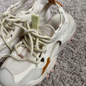 Gently used great condition girl sneakers